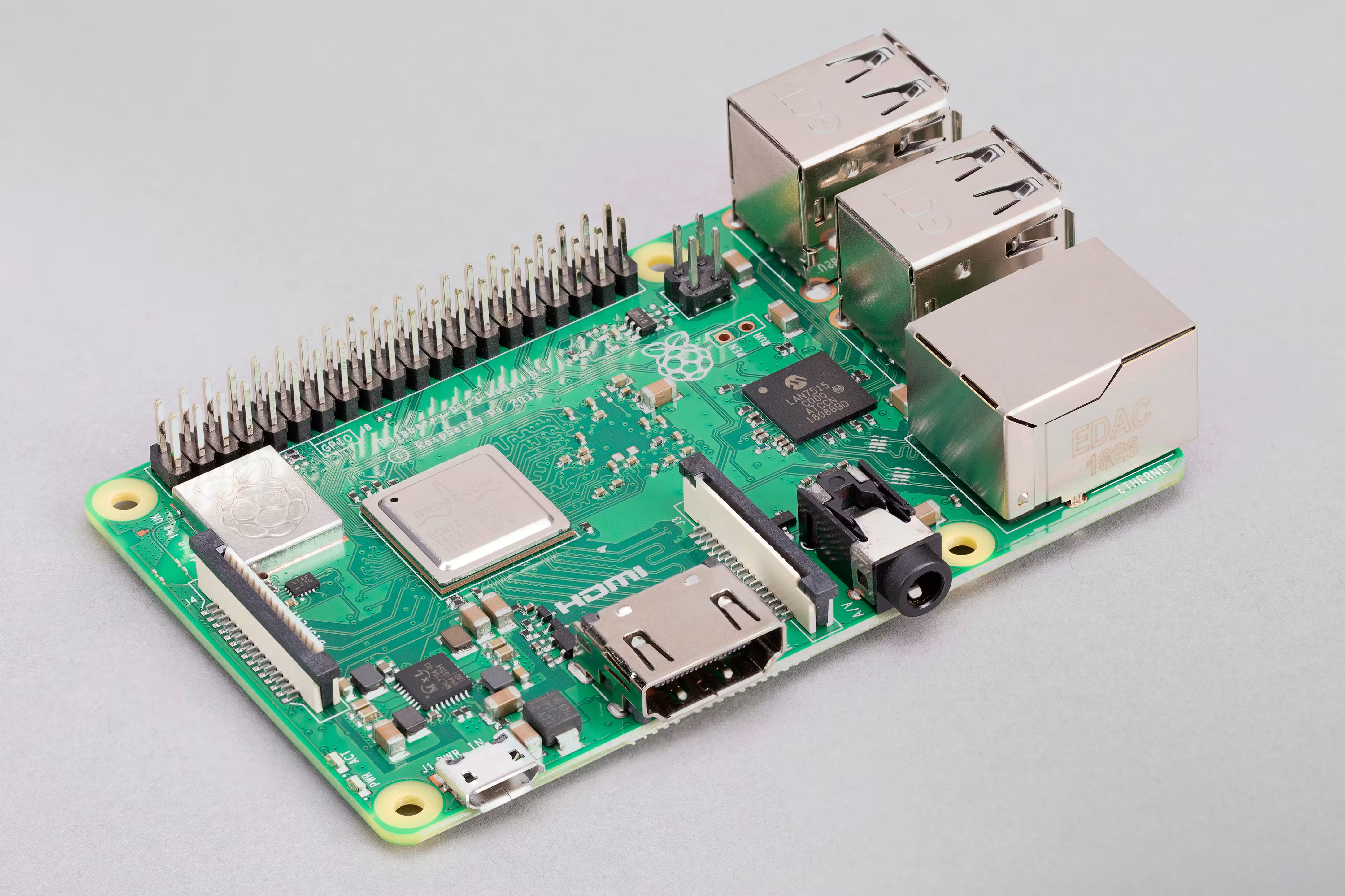 Raspberry Pi 3 Model B+ (4GB RAM)